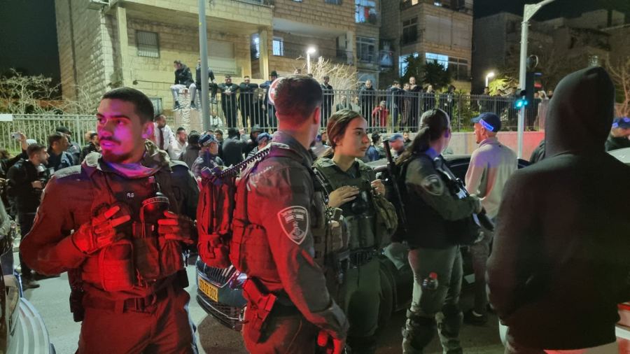 قتلى وجرحى بعملية اطلاق نار في القدس